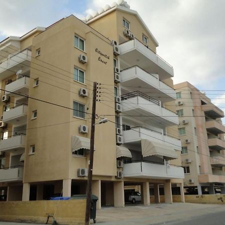Apartments Mackenzie 1+1 Larnaca Extérieur photo